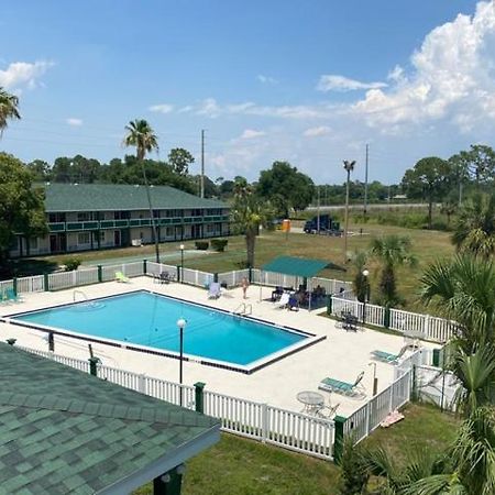 Inn On The Green Florida Tavares Exterior photo