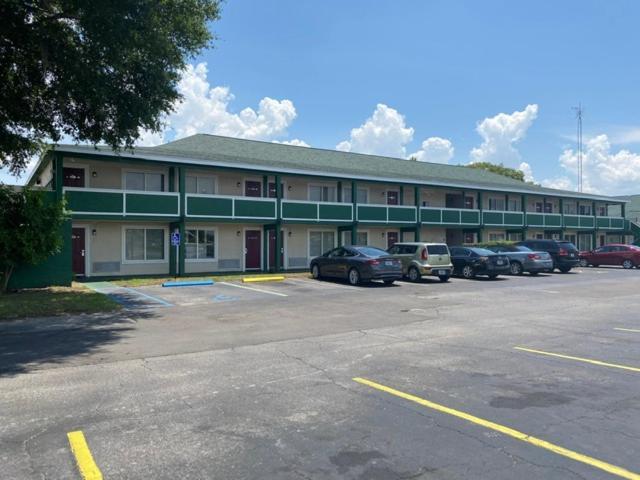 Inn On The Green Florida Tavares Exterior photo