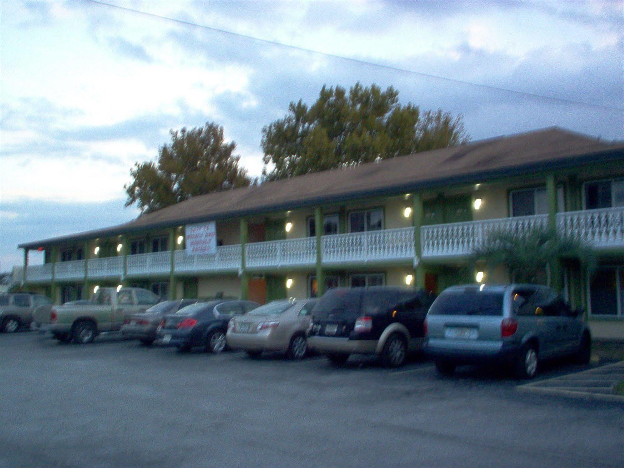 Inn On The Green Florida Tavares Exterior photo